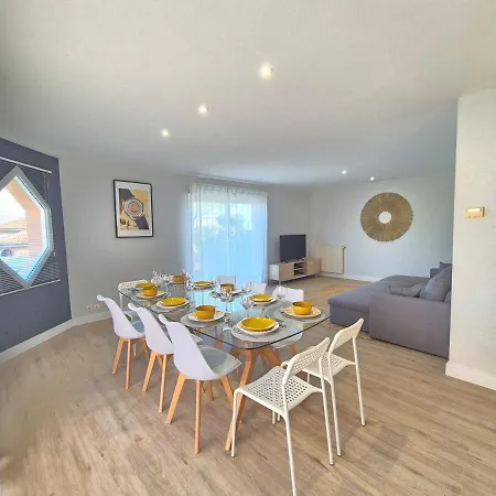 شقة Le Clos Des Farges #clim#parking#terrasse Meuble Classe 3etoiles *