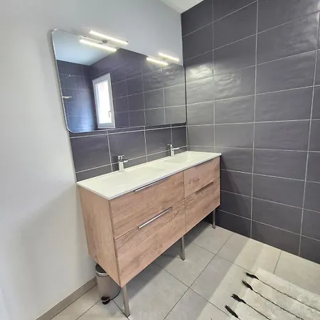 Le Clos Des Farges #clim#parking#terrasse Meuble Classe 3etoiles كليرمونت-فيراند