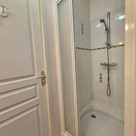 شقة Le Clos Des Farges #clim#parking#terrasse Meuble Classe 3etoiles